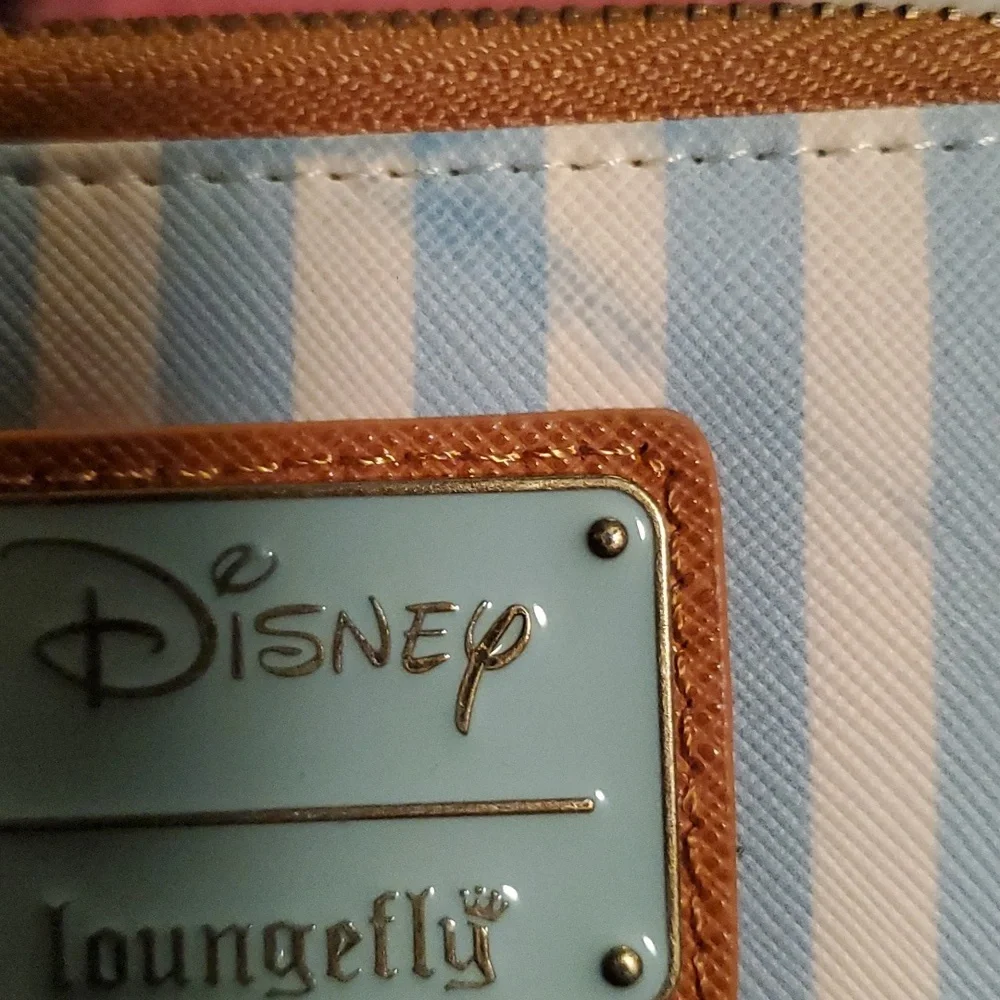 Disney Loungefly Wallet - Dumbo Stripes Brand New - Picture 6 of 9
